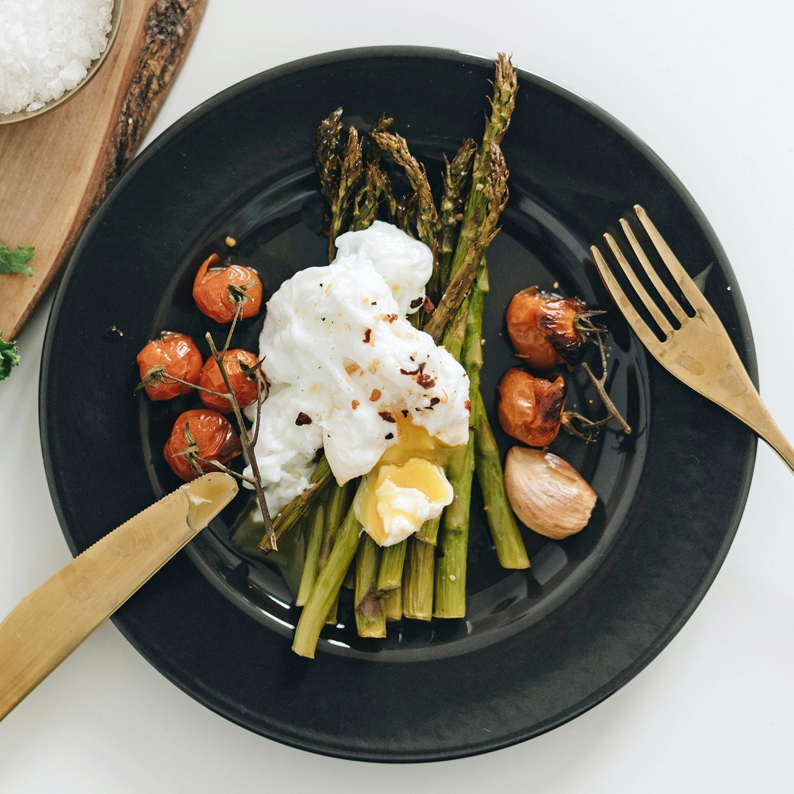 Poached Egg with Roasted Asparagus and Cherry Tomatoes